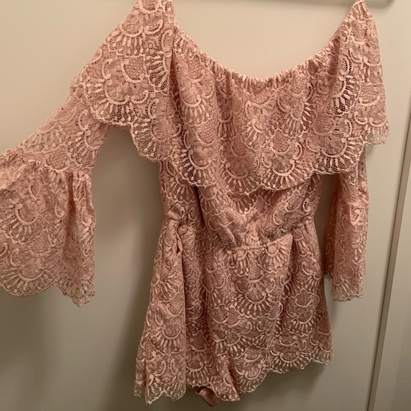 BB DAKOTA LACE ROMPER - Picture 6 of 6